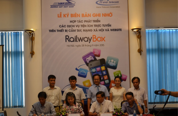 HanoiTelecom ký kết hợp tác phát triển Tiện ích cho khách đi tàu Railway Box
