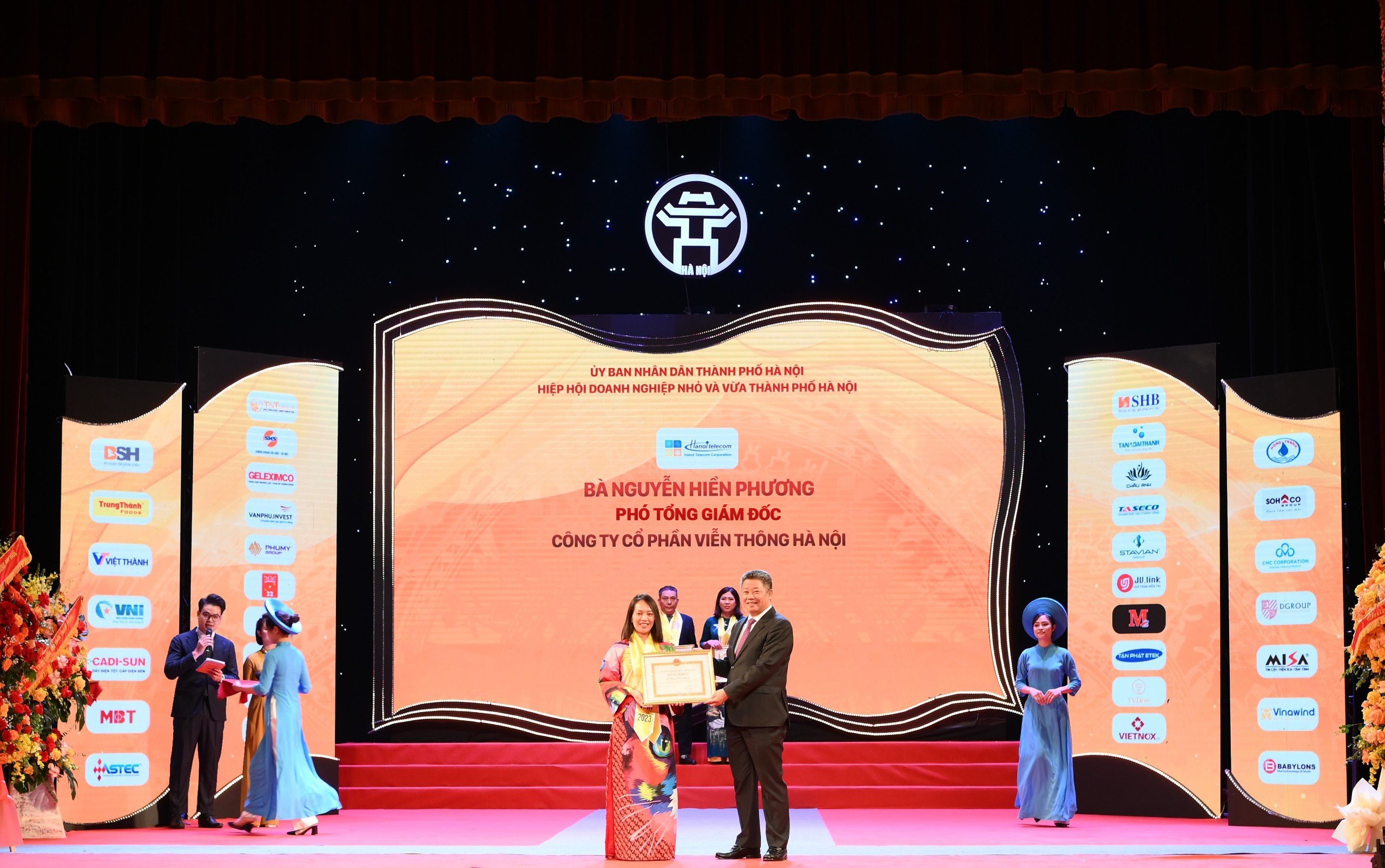 Hanoi Telecom Continues to Receive Accolades at Thang Long Cup